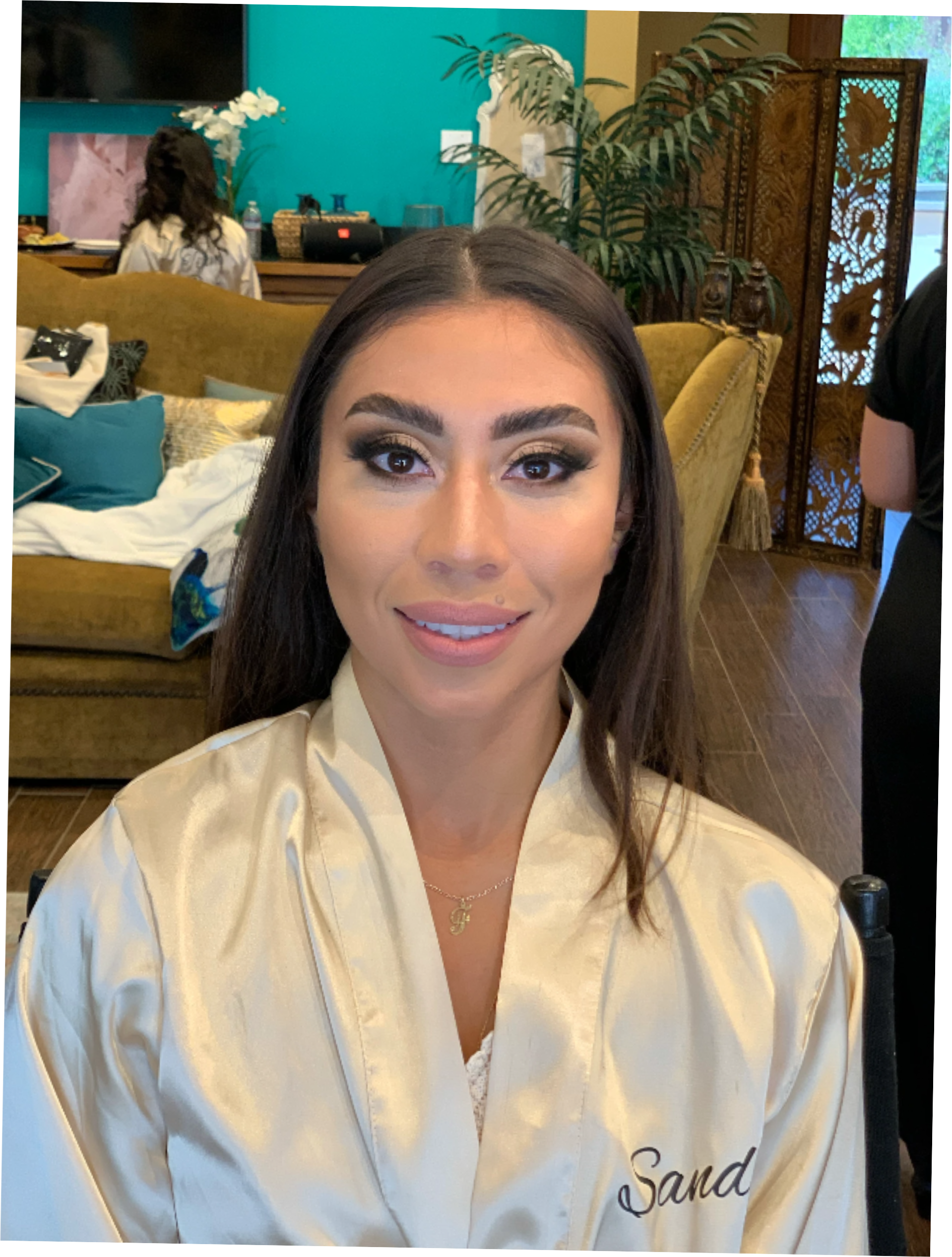 Bride after full glam makeup — dramatic wedding day look